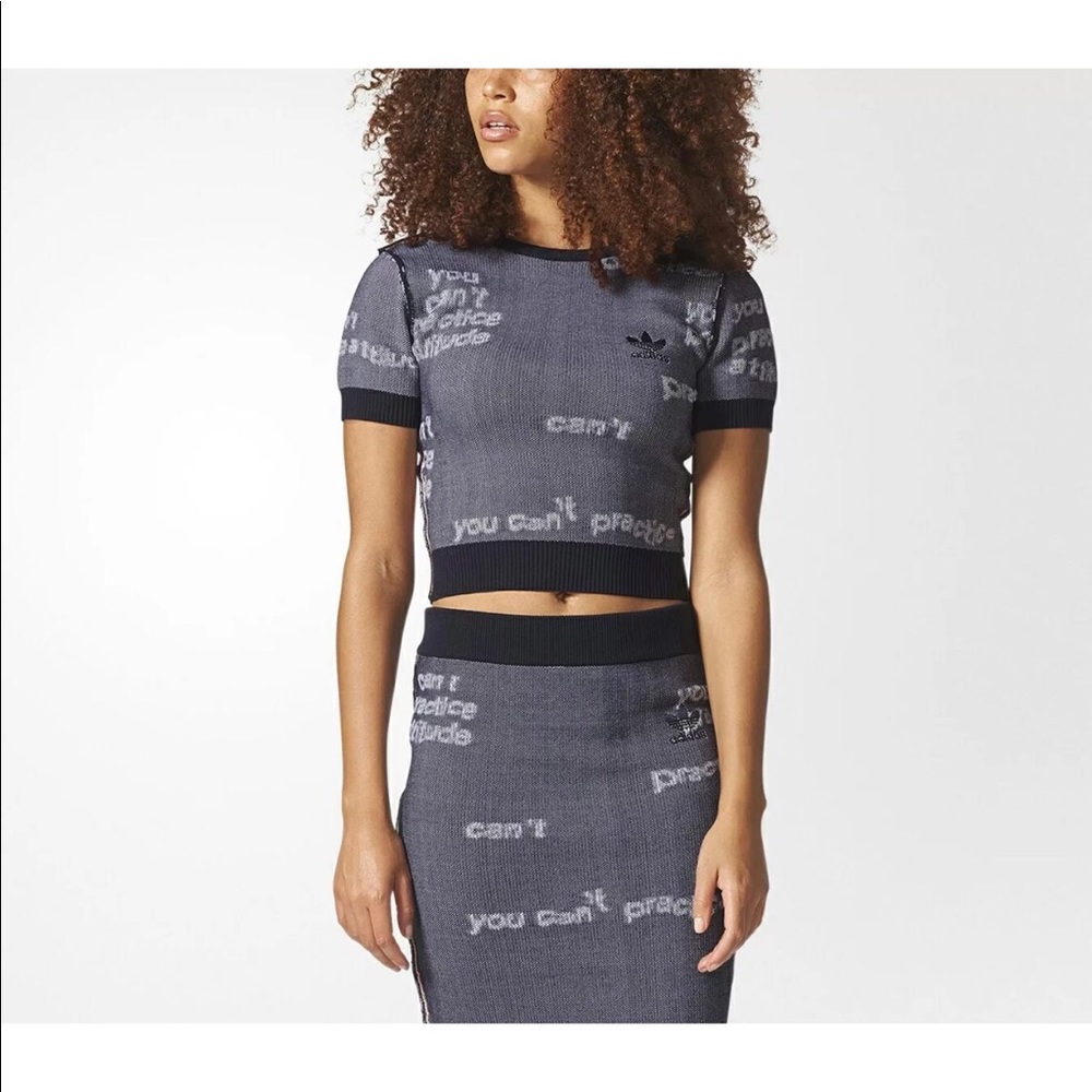 Adidas Originals Graphic Tee Crop Top Legends Ink